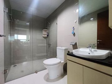 Disewakan Bulanan Apartemen Springhill Terrace Type 2+1 Kamar Furnish