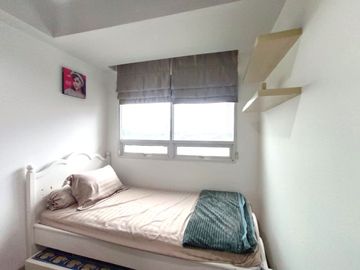 Disewakan Bulanan Apartemen Springhill Terrace Type 2+1 Kamar Furnish
