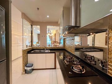 Desain Luxury Modern, Apartemen 2 Bedroom Central Park Residences Jakarta Barat Luas 87M2, Furnish Lengkap Siap Huni, Dekat Mall Central Park