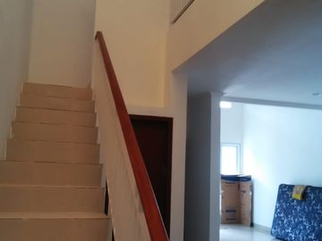 Rumah Duren Sawit 2 Lantai Akses Jalan 1 Mobil
