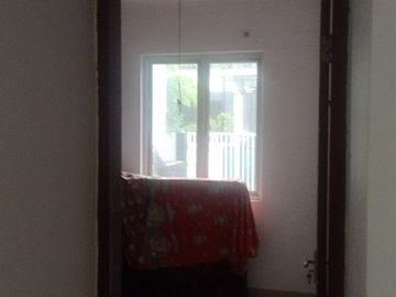 Rumah Duren Sawit 2 Lantai Akses Jalan 1 Mobil