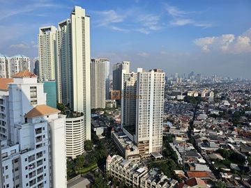 Disewakan 2 Bedroom Condominium Central Park Residences Modern Classic Luxury, Full Furnished, Lokasi Strategis, Diatas Mall Central Park