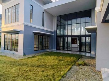 Villa Mewah di Bukit Tertinggi Panbil Residence Batam  Sea View & City View⁠
