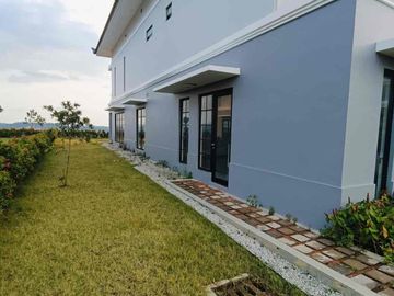 Villa Mewah di Bukit Tertinggi Panbil Residence Batam  Sea View & City View⁠