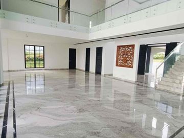 Villa Mewah di Bukit Tertinggi Panbil Residence Batam  Sea View & City View⁠