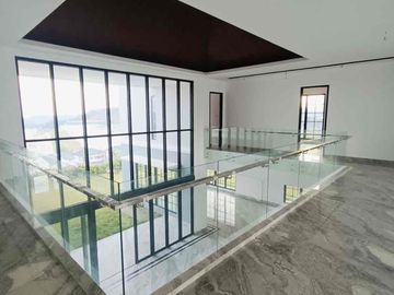 Villa Mewah di Bukit Tertinggi Panbil Residence Batam  Sea View & City View⁠