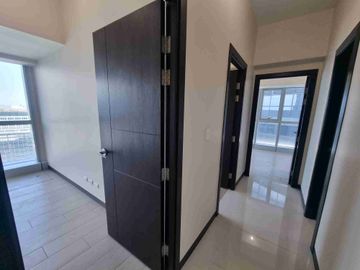 3 Bedroom Rent to Own Condoin Uptown BGC 10% Downpayment to Move In Get 25% DISCOUNT For Cash Payment