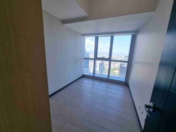 3 Bedroom Rent to Own Condoin Uptown BGC 10% Downpayment to Move In Get 25% DISCOUNT For Cash Payment