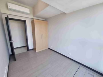 3 Bedroom Rent to Own Condoin Uptown BGC 10% Downpayment to Move In Get 25% DISCOUNT For Cash Payment