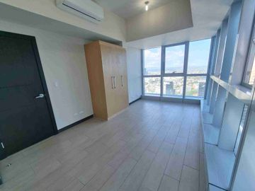 3 Bedroom Rent to Own Condoin Uptown BGC 10% Downpayment to Move In Get 25% DISCOUNT For Cash Payment