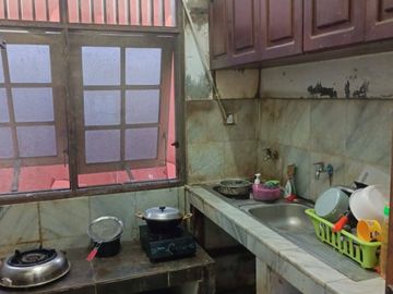 Dijual Rumah Luas di Wisma Ratu Jatimakmur Bekasi