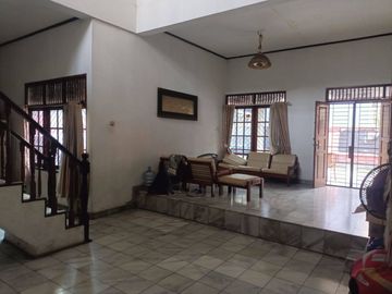 Dijual Rumah Luas di Wisma Ratu Jatimakmur Bekasi