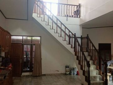 Dijual Rumah Luas di Wisma Ratu Jatimakmur Bekasi