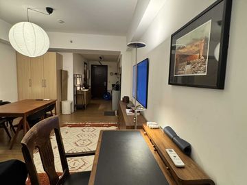 Sleek Semi-Furnished 36sqm Studio High-Floor Unit at High Street South - Verve Residences Tower 1, BGC, Taguig City