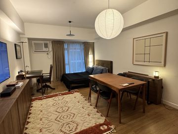 Sleek Semi-Furnished 36sqm Studio High-Floor Unit at High Street South - Verve Residences Tower 1, BGC, Taguig City