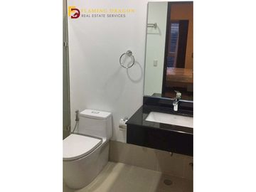 SPACIOUS 1BR FOR LEASE: Two Maridien, BGC