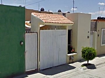 CASA EN VENTA-COL.SANTA MONICA-S.L.P