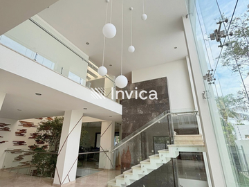Residencia de lujo a estrenar en Valle Real ¡Entrega Inmediata!.