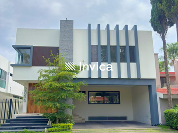 Residencia de lujo a estrenar en Valle Real ¡Entrega Inmediata!.