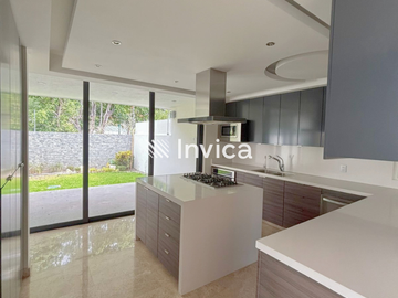 Residencia de lujo a estrenar en Valle Real ¡Entrega Inmediata!.