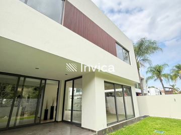Residencia de lujo a estrenar en Valle Real ¡Entrega Inmediata!.
