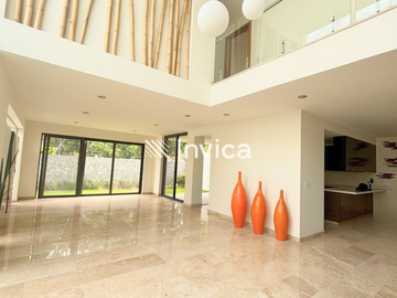 Residencia de lujo a estrenar en Valle Real ¡Entrega Inmediata!.