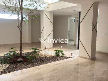 Residencia de lujo a estrenar en Valle Real ¡Entrega Inmediata!.