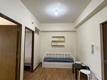 FOR RENT: Spacious 2BR with Huge Balcony at Palm Beach Villas, Pasay (Near MOA)