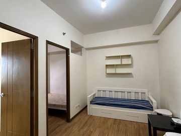 FOR RENT: Spacious 2BR with Huge Balcony at Palm Beach Villas, Pasay (Near MOA)