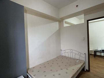 FOR RENT: Spacious 2BR with Huge Balcony at Palm Beach Villas, Pasay (Near MOA)