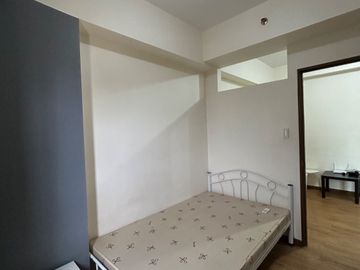 FOR RENT: Spacious 2BR with Huge Balcony at Palm Beach Villas, Pasay (Near MOA)