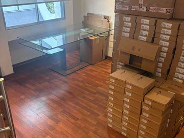 de renta oficina amoblada o vacía 90 m2 con 2 baños 2 estacionamientos guardias generador
