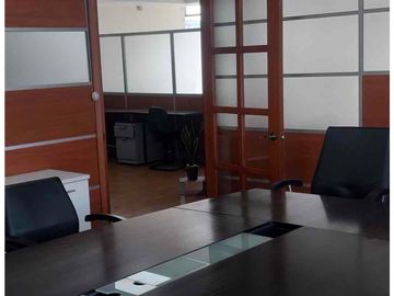 de renta en plena República del Salvador oficina 110 m2 full amoblada 2 estacionamientos guardias áreas comunales