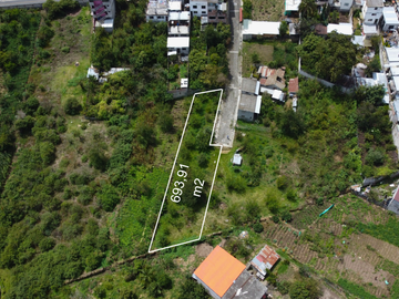 Terreno de Venta en Pinllo, Ambato: 693 m² de Privacidad y Potencial en la Calle El Precursor
