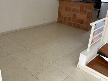 SE ARRIENDA CASA EN CIUDADELA DE LA PALMA. EL CARMEN DE VIBORAL.