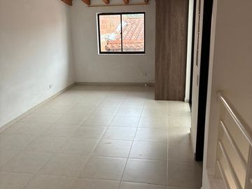 SE ARRIENDA CASA EN CIUDADELA DE LA PALMA. EL CARMEN DE VIBORAL.