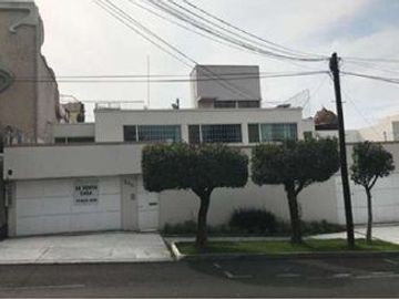 SIERRA GORDA RENTA CASA CON JARDIN Y VIGILANCIA