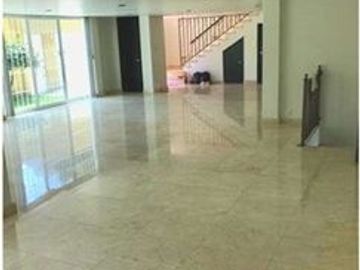 SIERRA GORDA RENTA CASA CON JARDIN Y VIGILANCIA