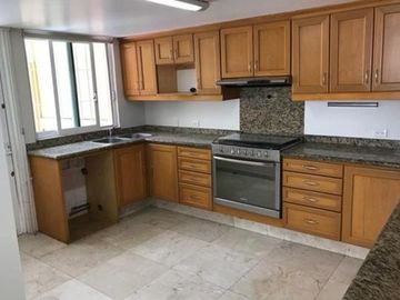 SIERRA GORDA RENTA CASA CON JARDIN Y VIGILANCIA