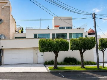 SIERRA GORDA RENTA CASA CON JARDIN Y VIGILANCIA
