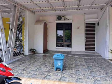 DIJUAL – Rumah 2 Lantai Full Furnished Depan Taman Dekat Park Serpong 🏠🌳✨