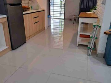 DIJUAL – Rumah 2 Lantai Full Furnished Depan Taman Dekat Park Serpong 🏠🌳✨