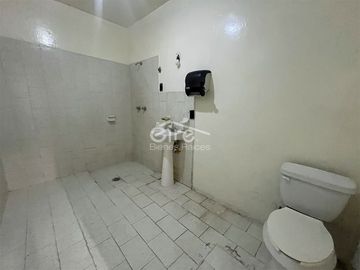 Bodega en venta en Medrano, Guadalajara | 412.59 m²