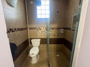 Bodega en venta en Medrano, Guadalajara | 412.59 m²