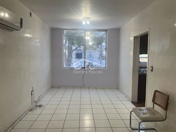 Bodega en venta en Medrano, Guadalajara | 412.59 m²