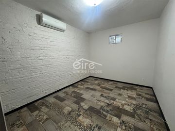 Bodega en venta en Medrano, Guadalajara | 412.59 m²