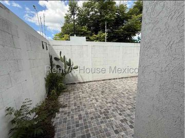 CASA EN RENTA EN ZAKIA CON HABITACIÓN EN PB