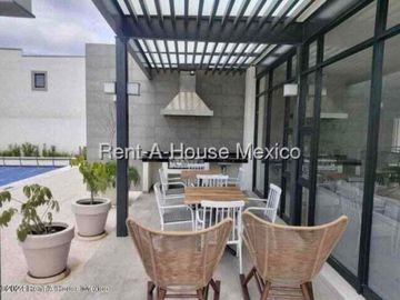 CASA EN RENTA EN ZAKIA CON HABITACIÓN EN PB