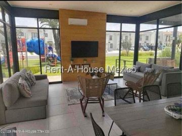 CASA EN RENTA EN ZAKIA CON HABITACIÓN EN PB