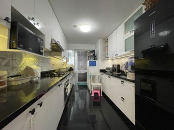 Bello Flat 150 m² en Precursores Surco Cerca a Parque Cersar Vallejo
